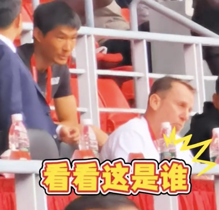 久爾杰維奇現(xiàn)身鹽城，現(xiàn)場觀看中國U22國足vs韓國