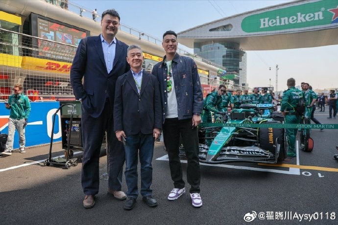 聯(lián)動F1！翟曉川曬與姚明、阿隆索、范志毅、周冠宇等的合照