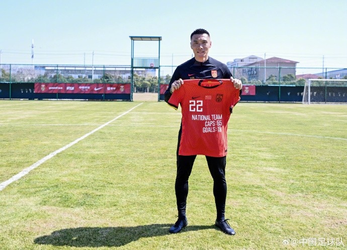 向退役的前國(guó)家隊(duì)球員于大寶表達(dá)感謝、送上祝福