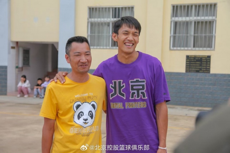 那一封信的故事還在延續(xù) 矣進宏母校的師生們來到北京了！