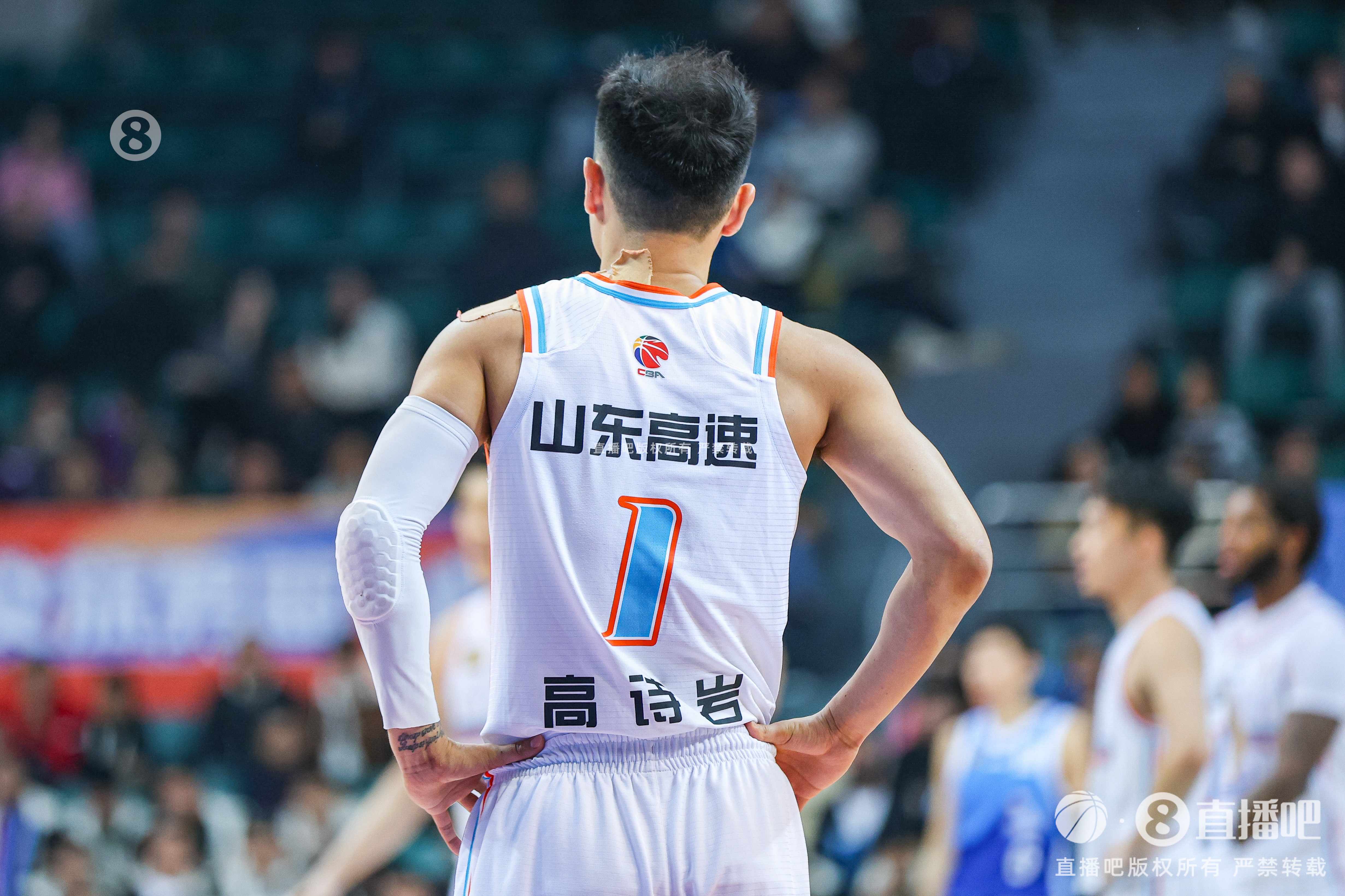 慢熱！首節(jié)山東落后四川1分 全隊首發(fā)5人單節(jié)合計僅拿到3分